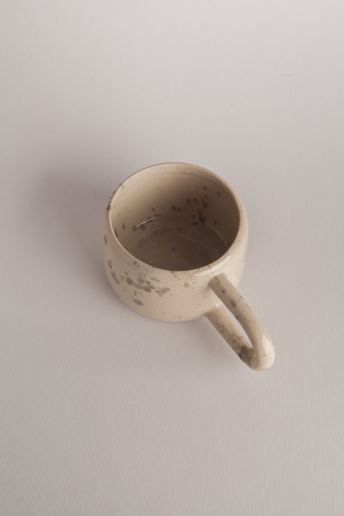 Taza "D" Gris Olivo
