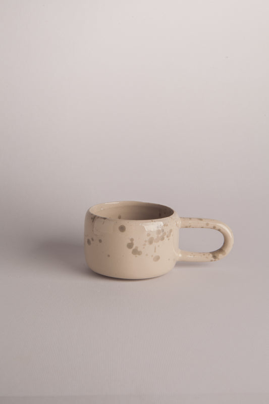 Taza "D" Gris Olivo