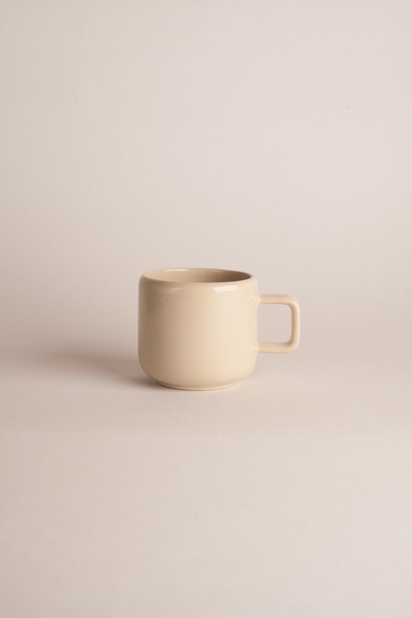 Taza L Off White