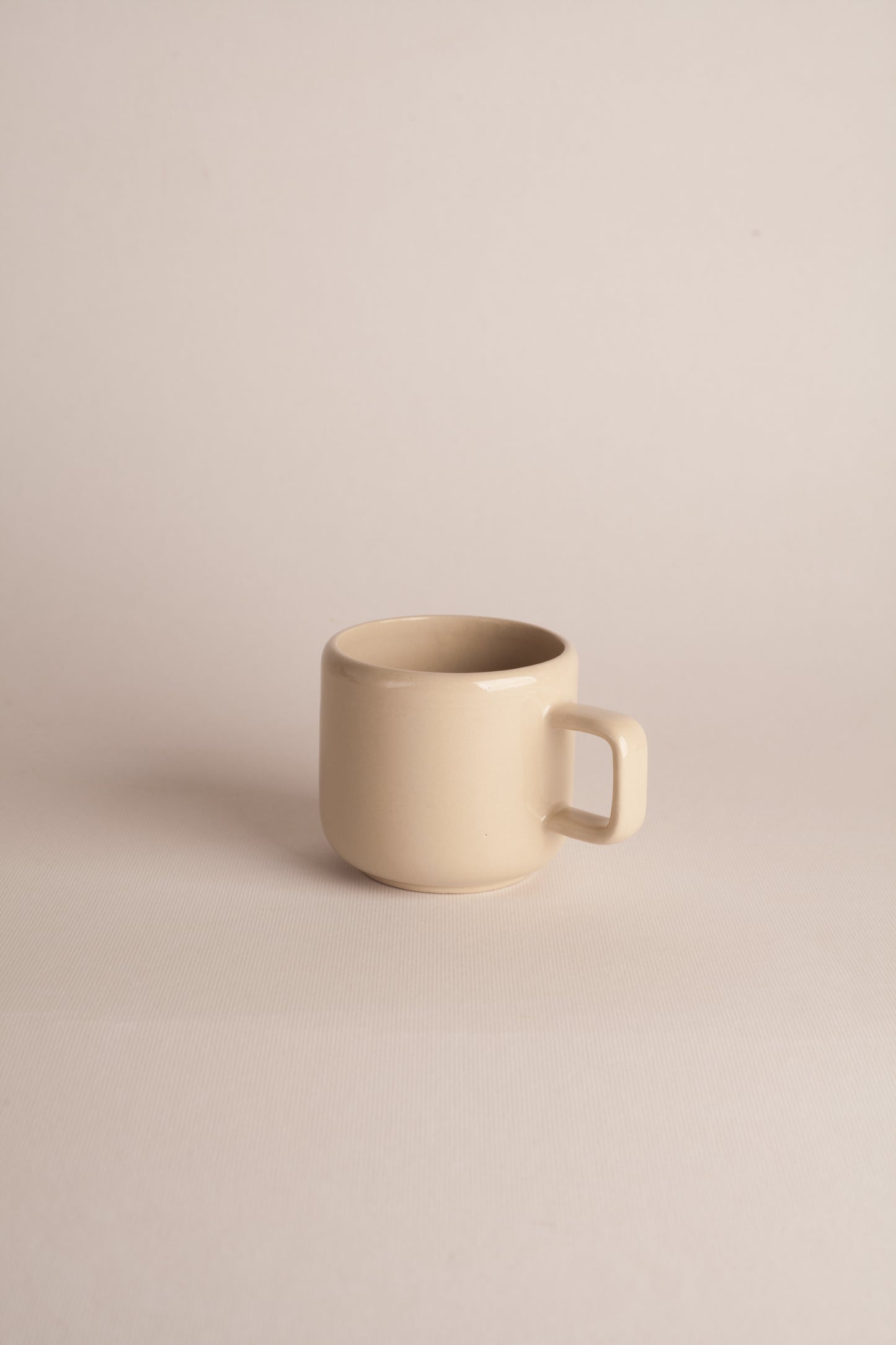 Taza L Off White