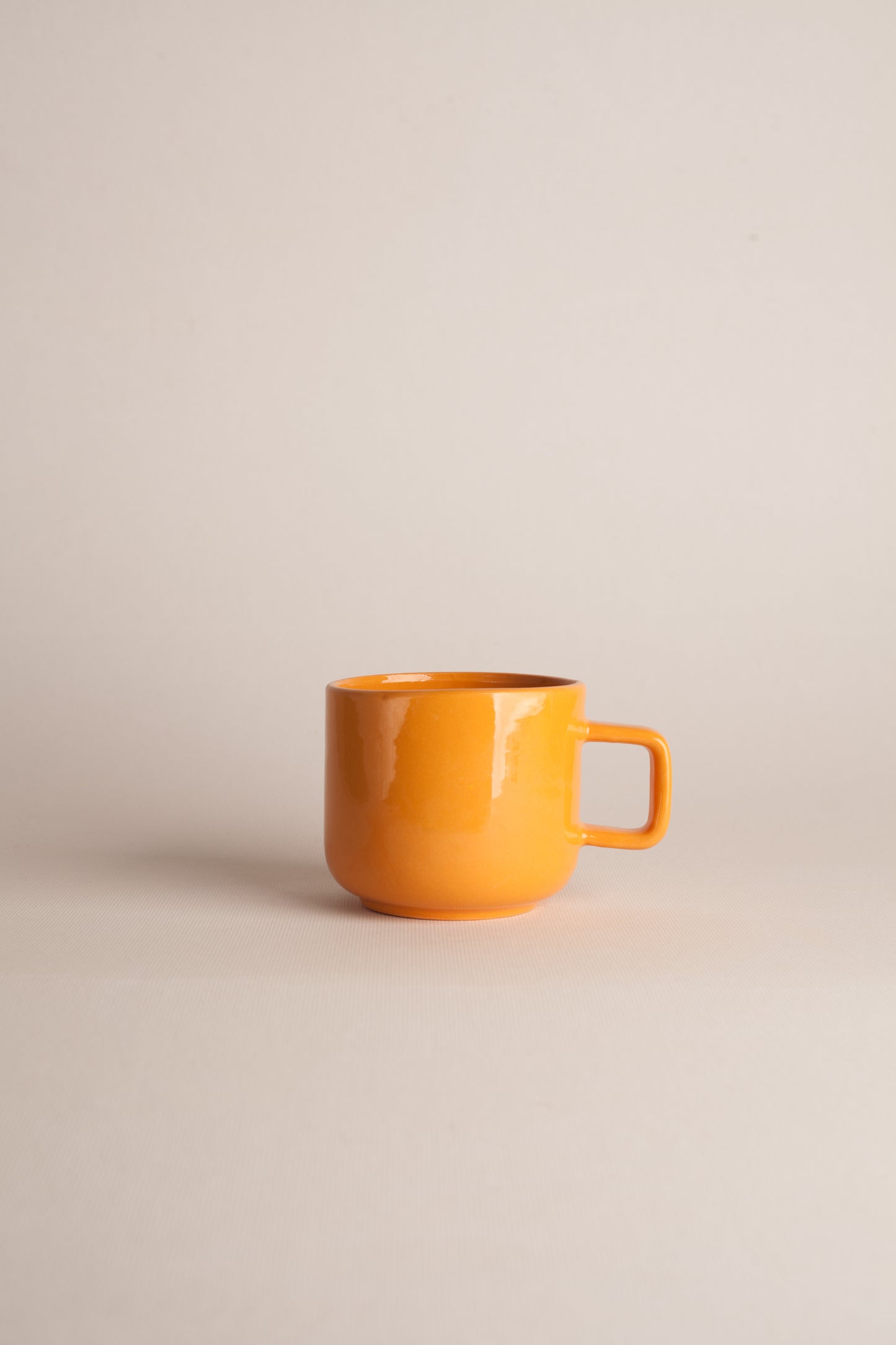 Taza L Naranja