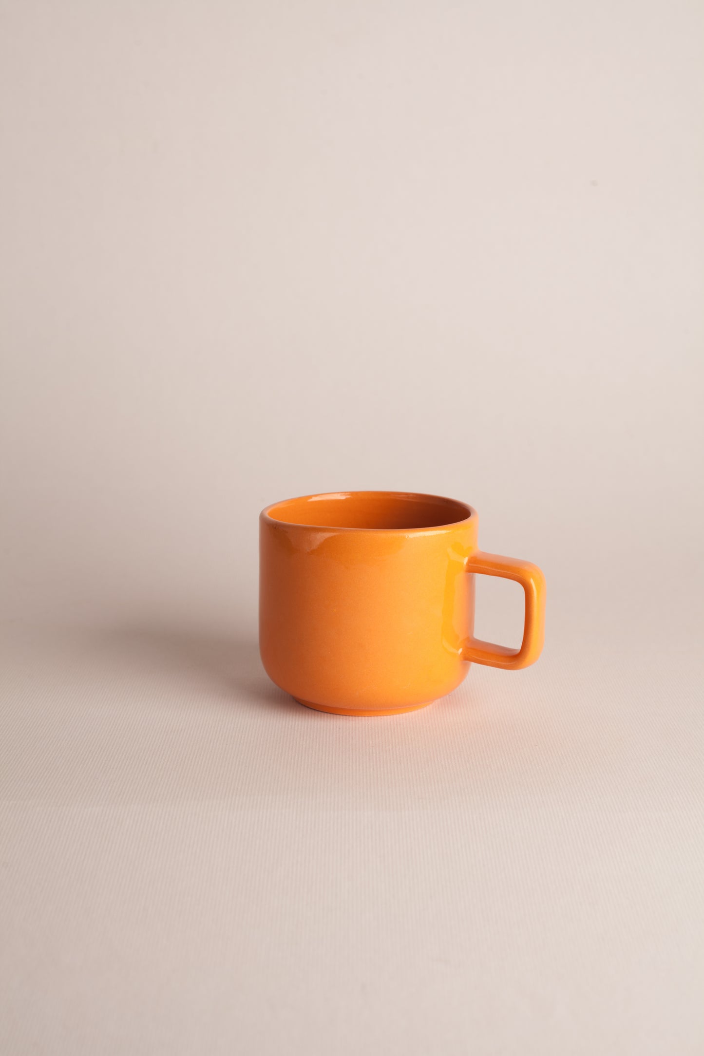 Taza L Naranja